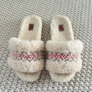 Ugg slides